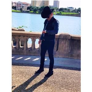 Meet your Posher, Javier